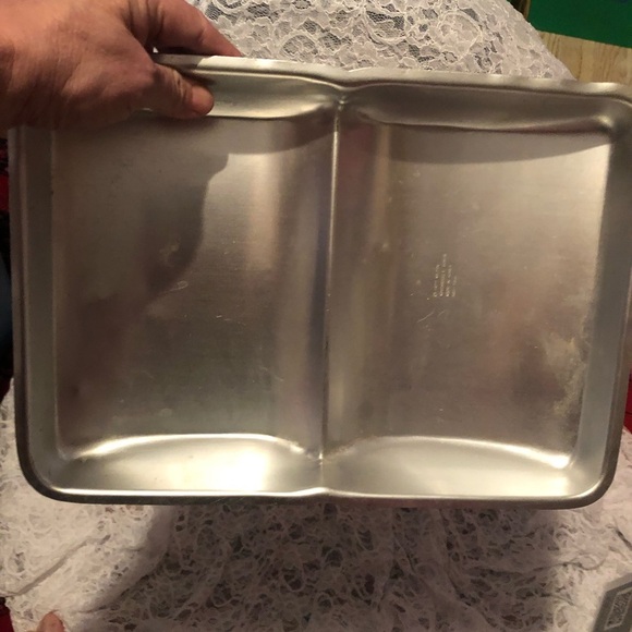 Vintage 1977 retired Wilton open book cake pan/ mold- used condition - Picture 6 of 6